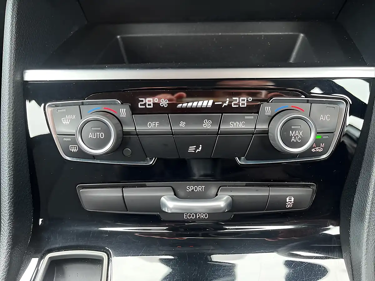 Used 2018 BMW 2 Series Se Silver - Interior and Exterior details 17