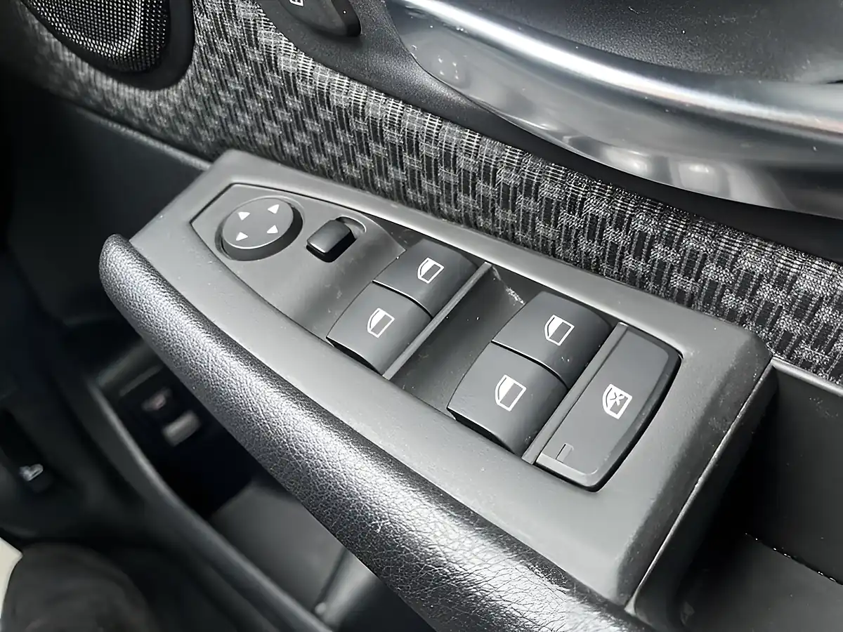 Used 2018 BMW 2 Series Se Silver - Interior and Exterior details 20
