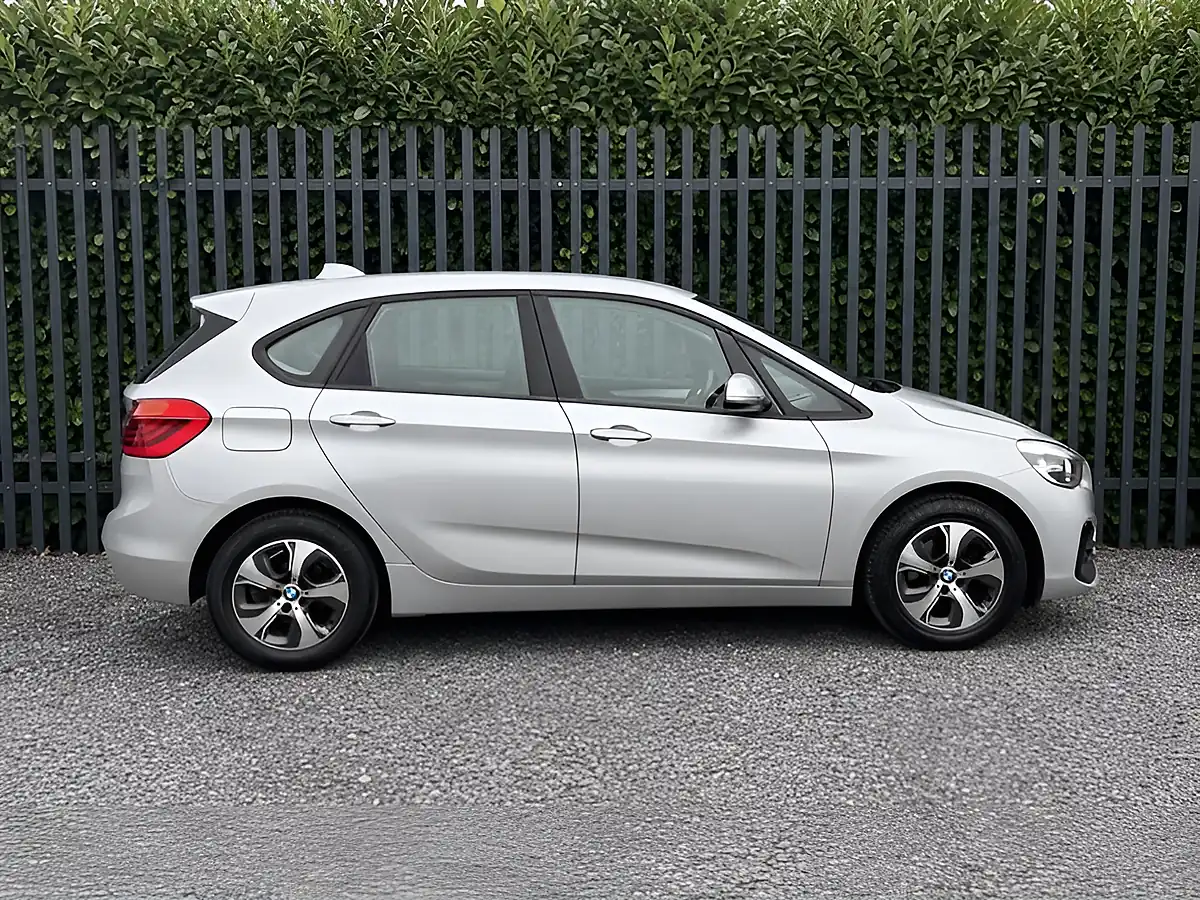 Used 2018 BMW 2 Series Se Silver - Interior and Exterior details 9