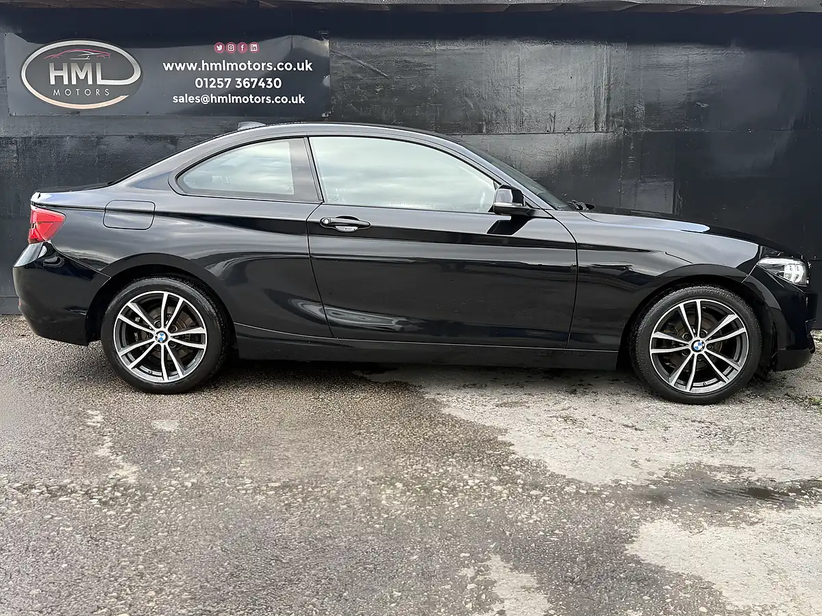 Used 2018 BMW 2 Series Sport Coupe Black - Interior and Exterior details 7