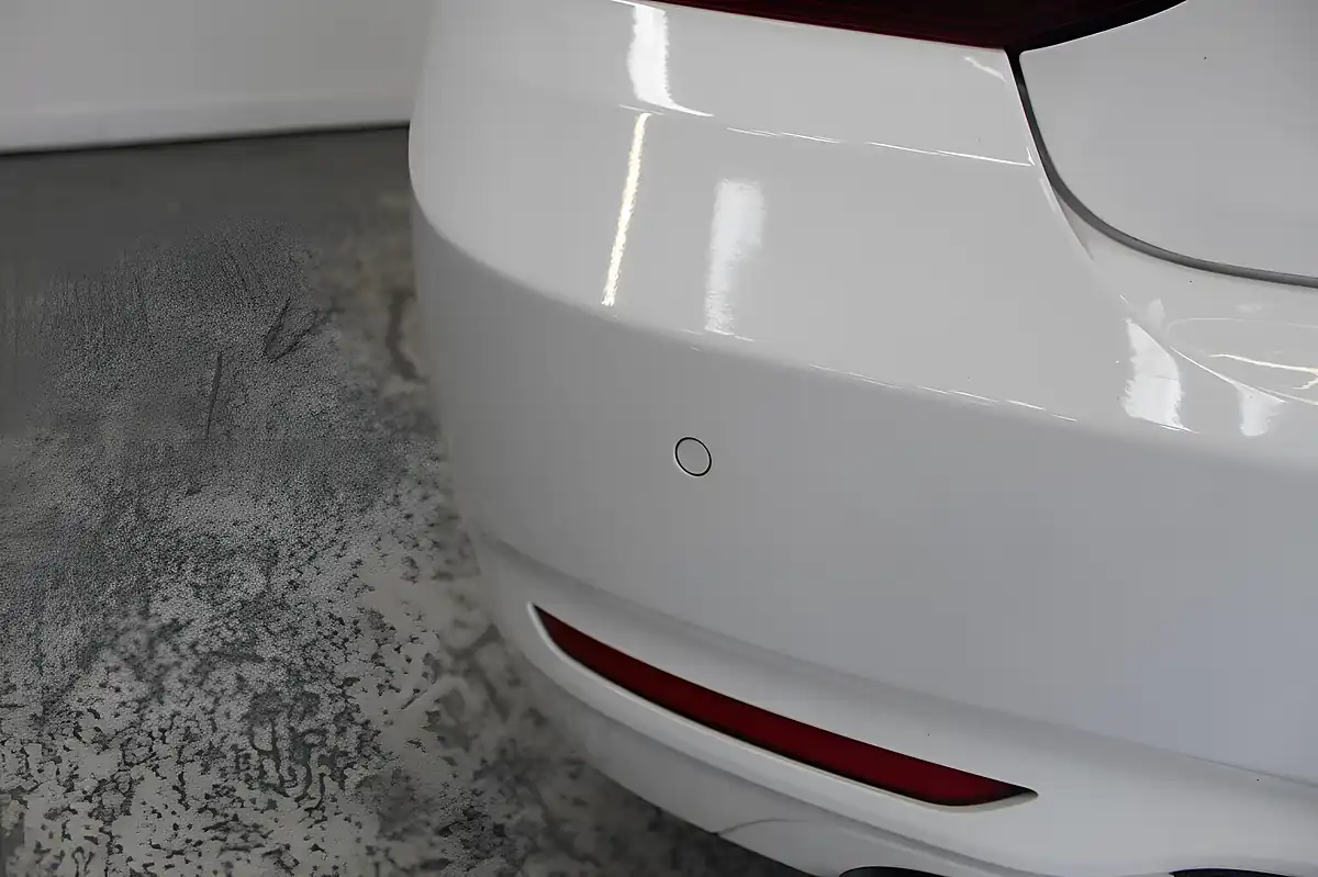 Used 2018 BMW 2 Series Sport White - Interior and Exterior details 11