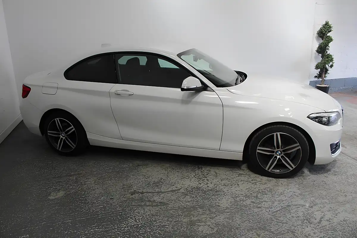 Used 2018 BMW 2 Series Sport White - Interior and Exterior details 3