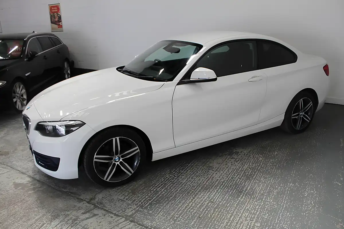 Used 2018 BMW 2 Series Sport White - Interior and Exterior details 4