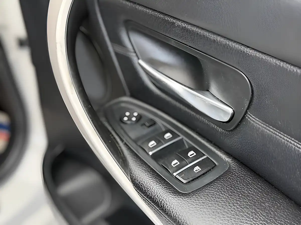 Used 2018 BMW 3 Series Ed Plus Touring White - Interior and Exterior details 10