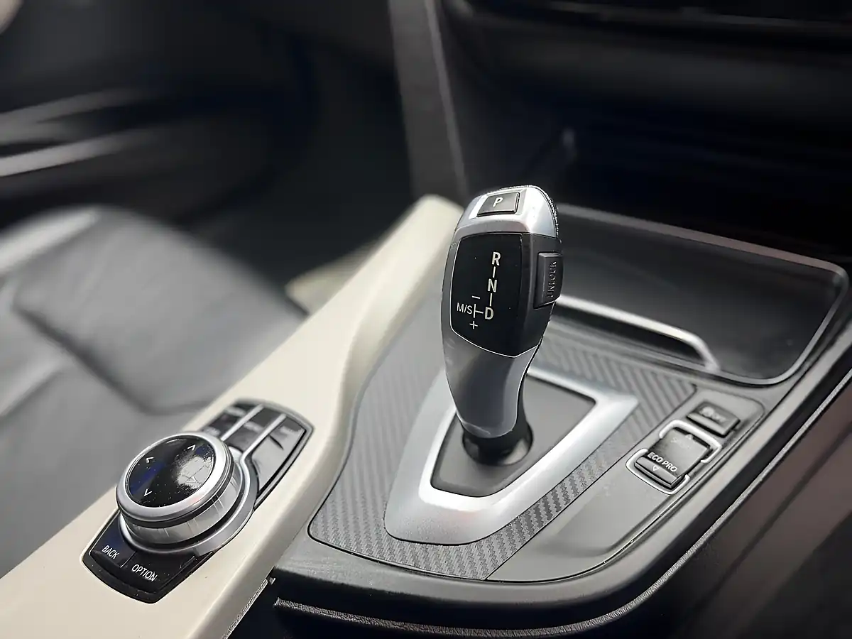 Used 2018 BMW 3 Series Ed Plus Touring White - Interior and Exterior details 14