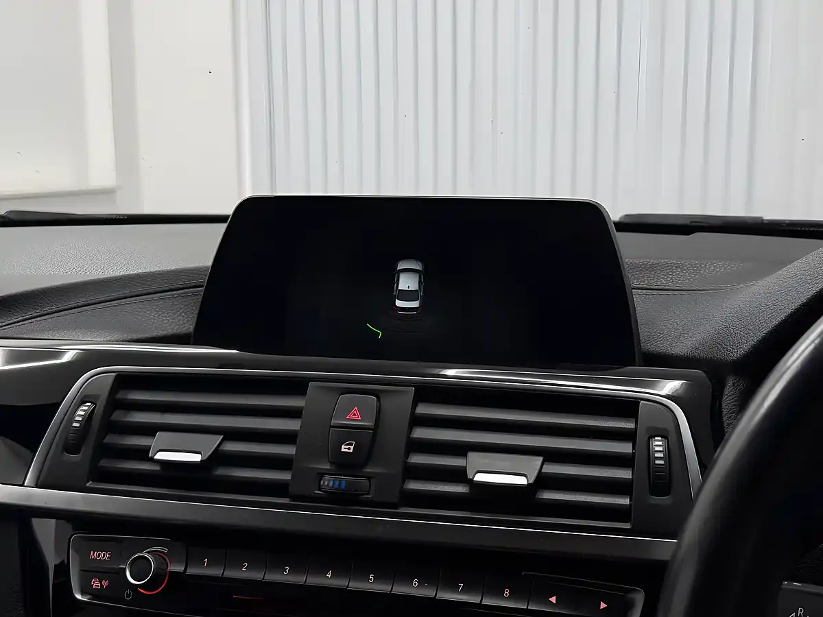 Used 2018 BMW 3 Series M Sport Grey - Interior and Exterior details 16