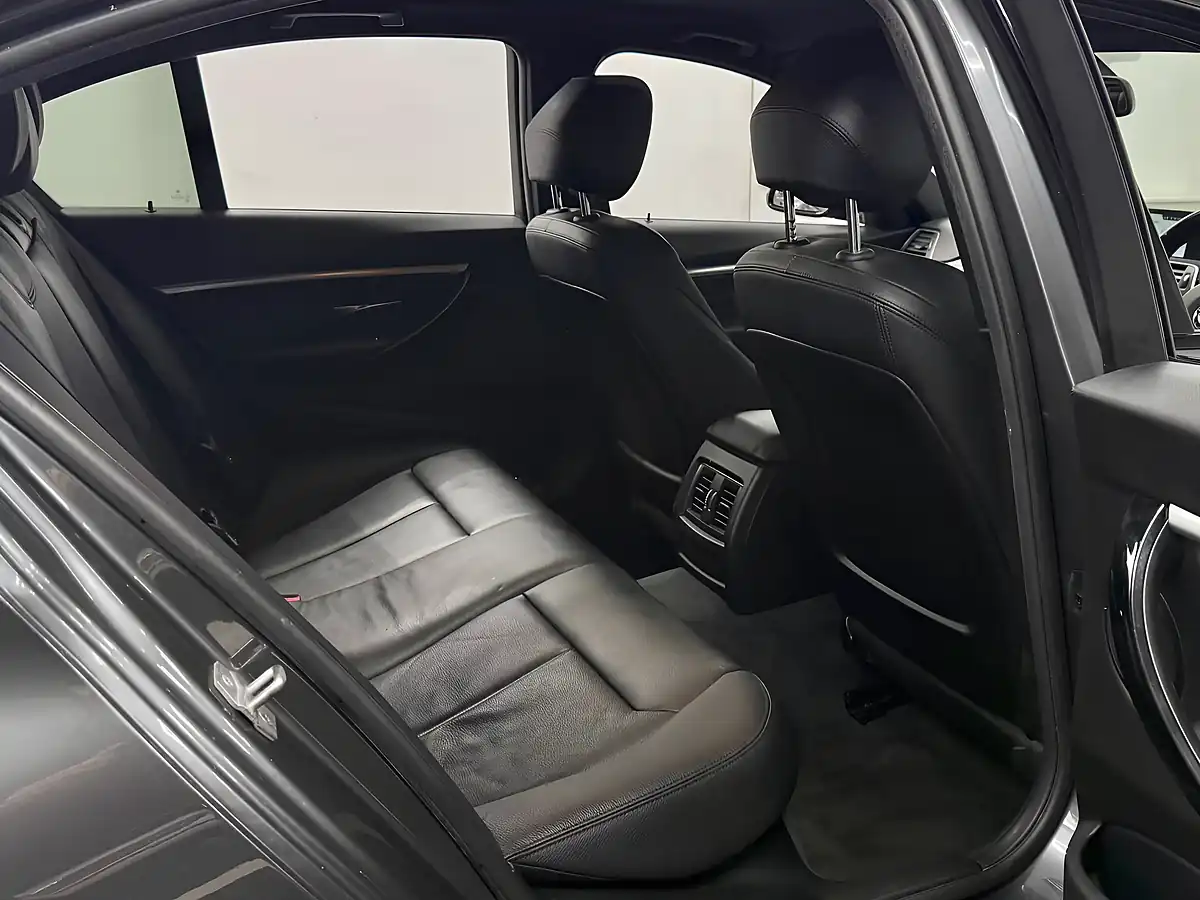 Used 2018 BMW 3 Series M Sport Grey - Interior and Exterior details 7