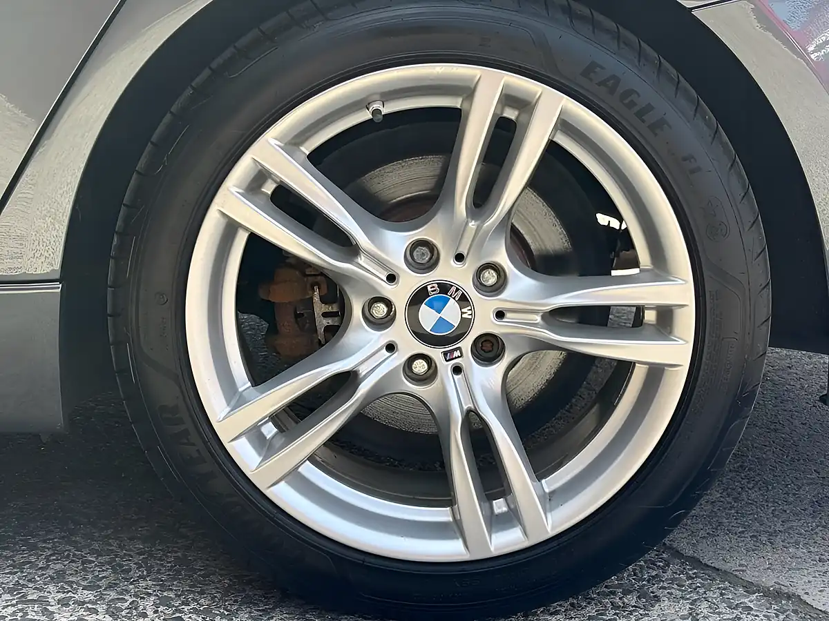 Used 2018 BMW 3 Series M Sport Mineral Grey - Interior and Exterior details 17