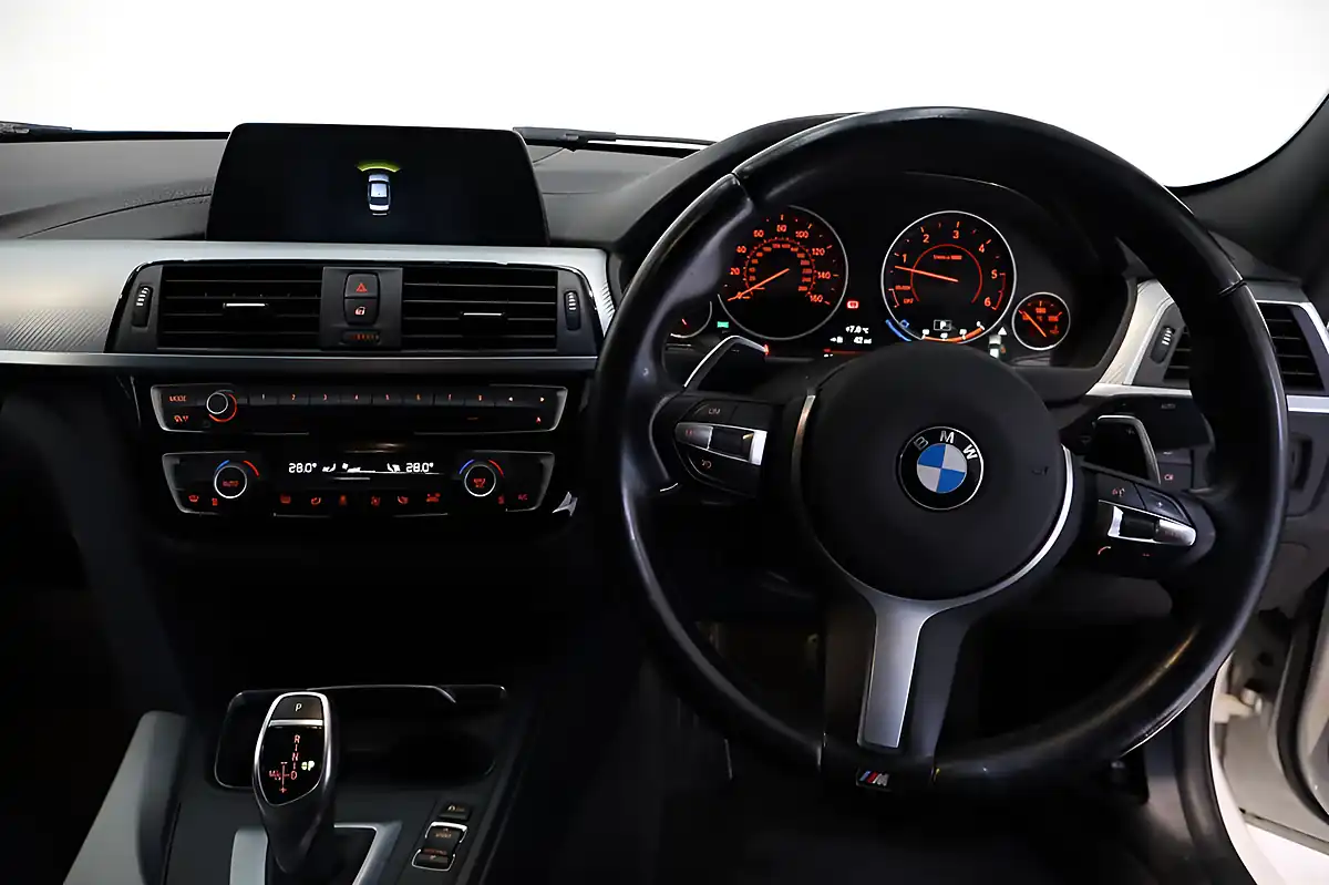 Used 2018 BMW 3 Series M Sport Shadow Edition Alpine White - Interior and Exterior details 13