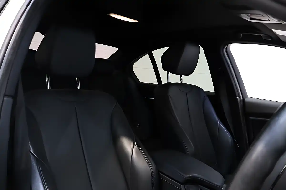 Used 2018 BMW 3 Series M Sport Shadow Edition Alpine White - Interior and Exterior details 8