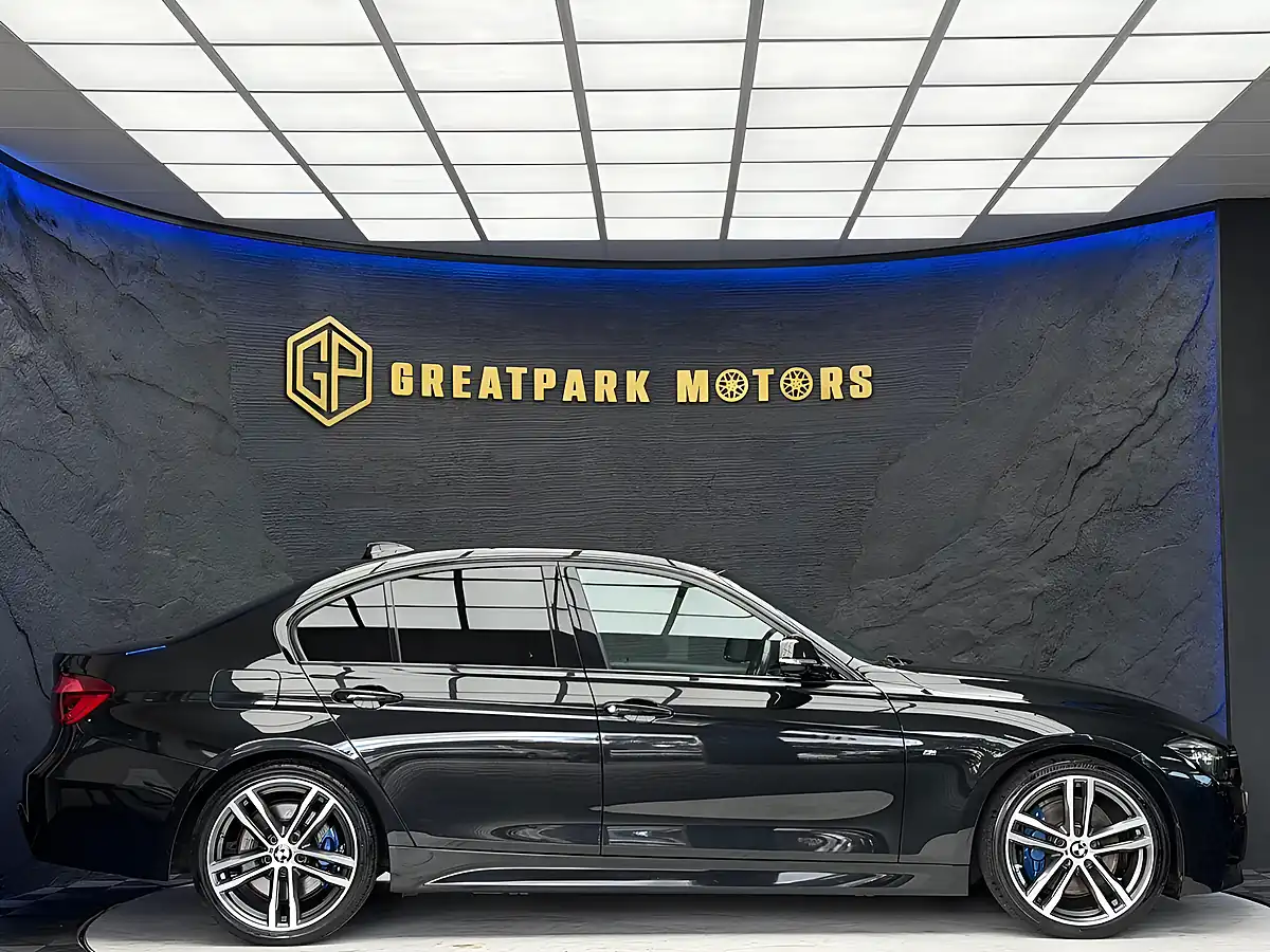 Used 2018 BMW 3 Series M Sport Shadow Edition Black - Interior and Exterior details 4