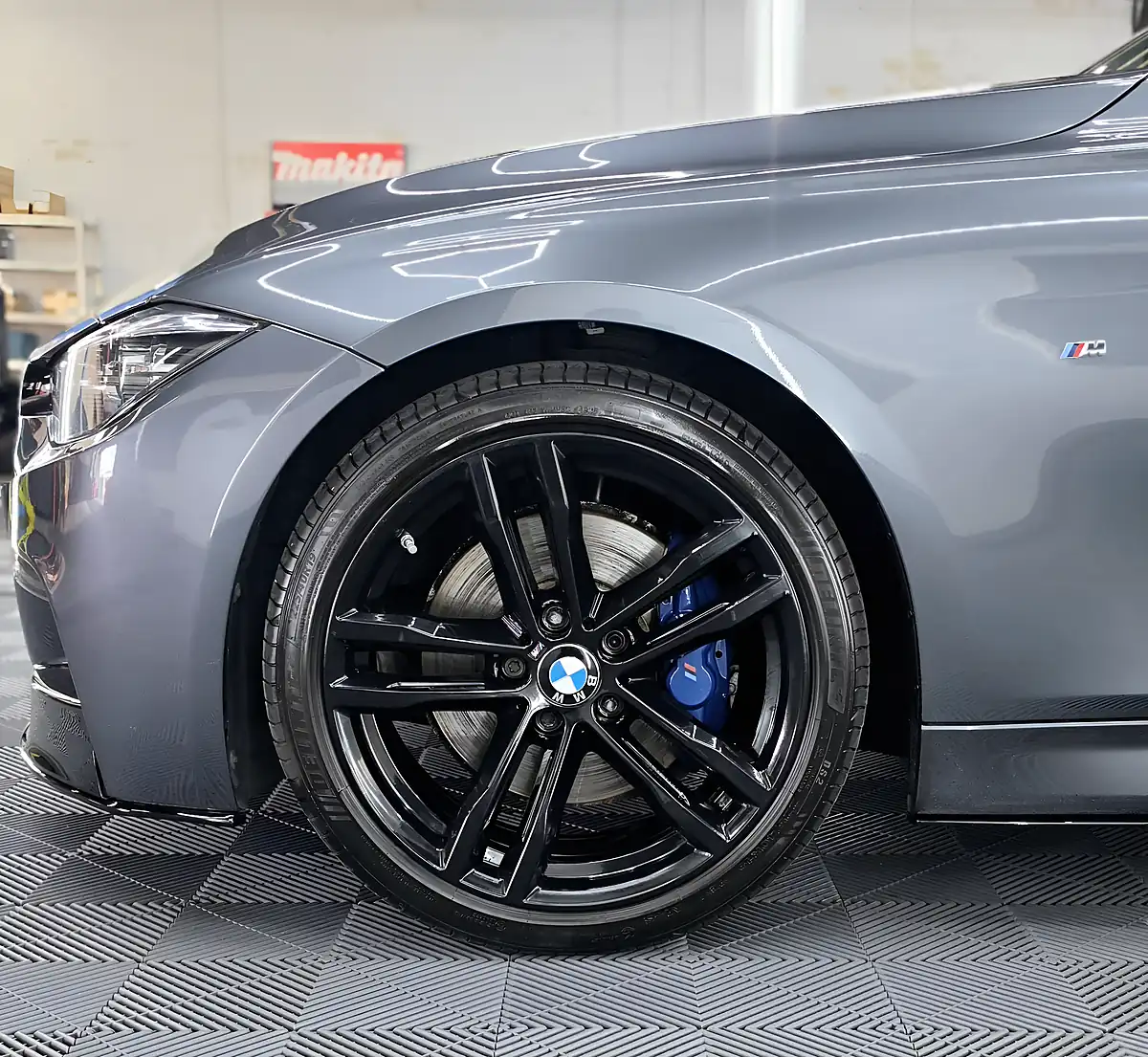 Used 2018 BMW 3 Series M Sport Shadow Edition Touring Mineral Grey - Interior and Exterior details 14