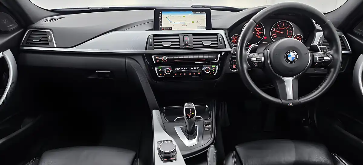 Used 2018 BMW 3 Series M Sport Shadow Edition Touring Mineral Grey - Interior and Exterior details 15