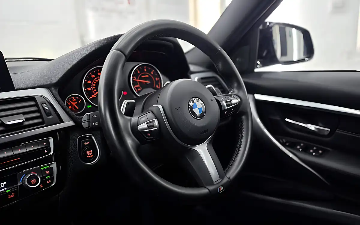Used 2018 BMW 3 Series M Sport Shadow Edition Touring Mineral Grey - Interior and Exterior details 16