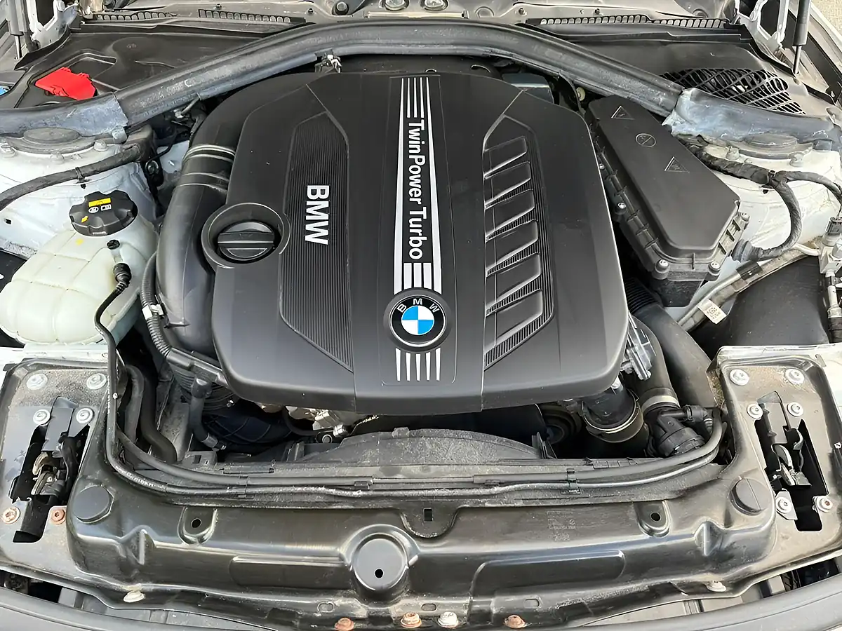 Used 2018 BMW 3 Series M Sport Shadow Edition White - Interior and Exterior details 14