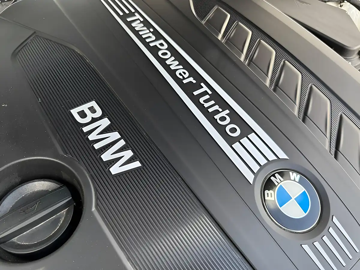 Used 2018 BMW 3 Series M Sport Shadow Edition White - Interior and Exterior details 15