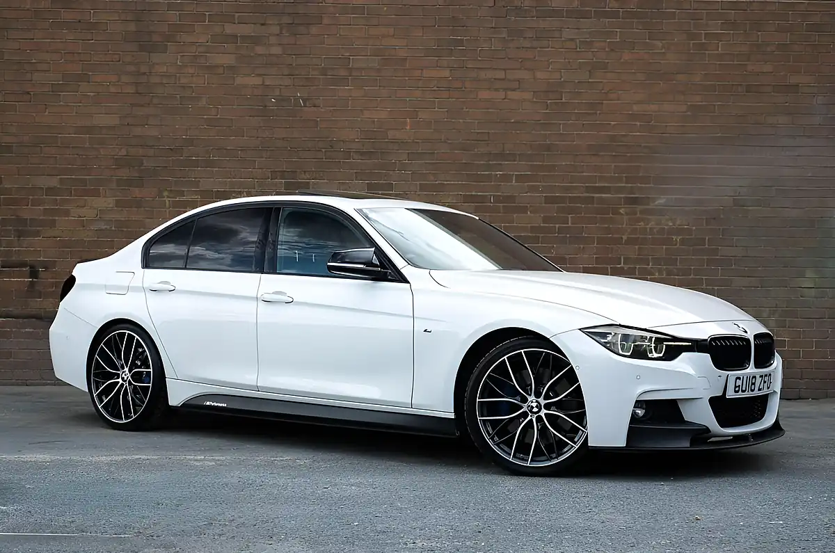 Used 2018 BMW 3 Series M Sport Shadow Edition White - Front View