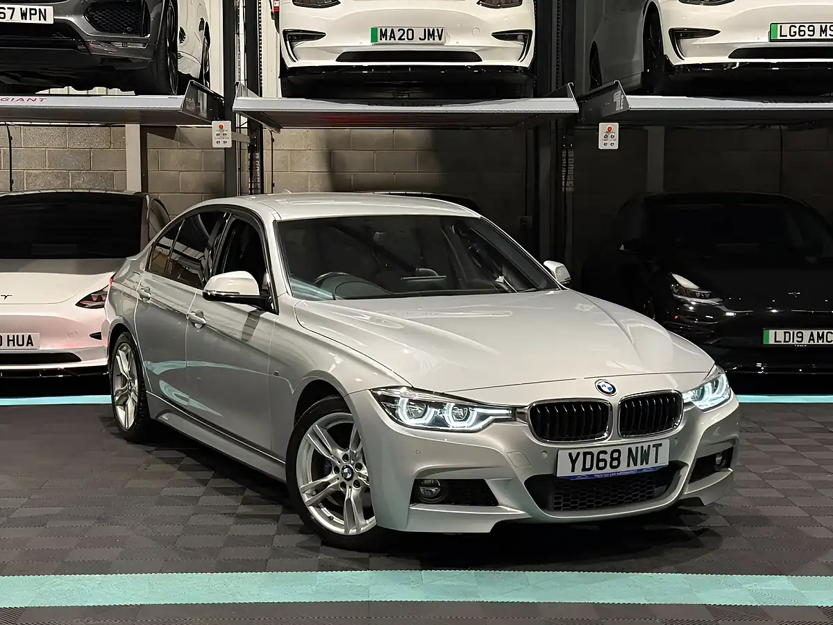 Used 2018 BMW 3 Series M Sport Silver - Front View