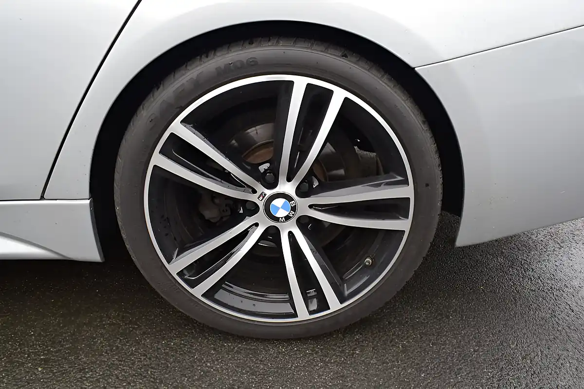 Used 2018 BMW 3 Series M Sport Silver - Interior and Exterior details 11