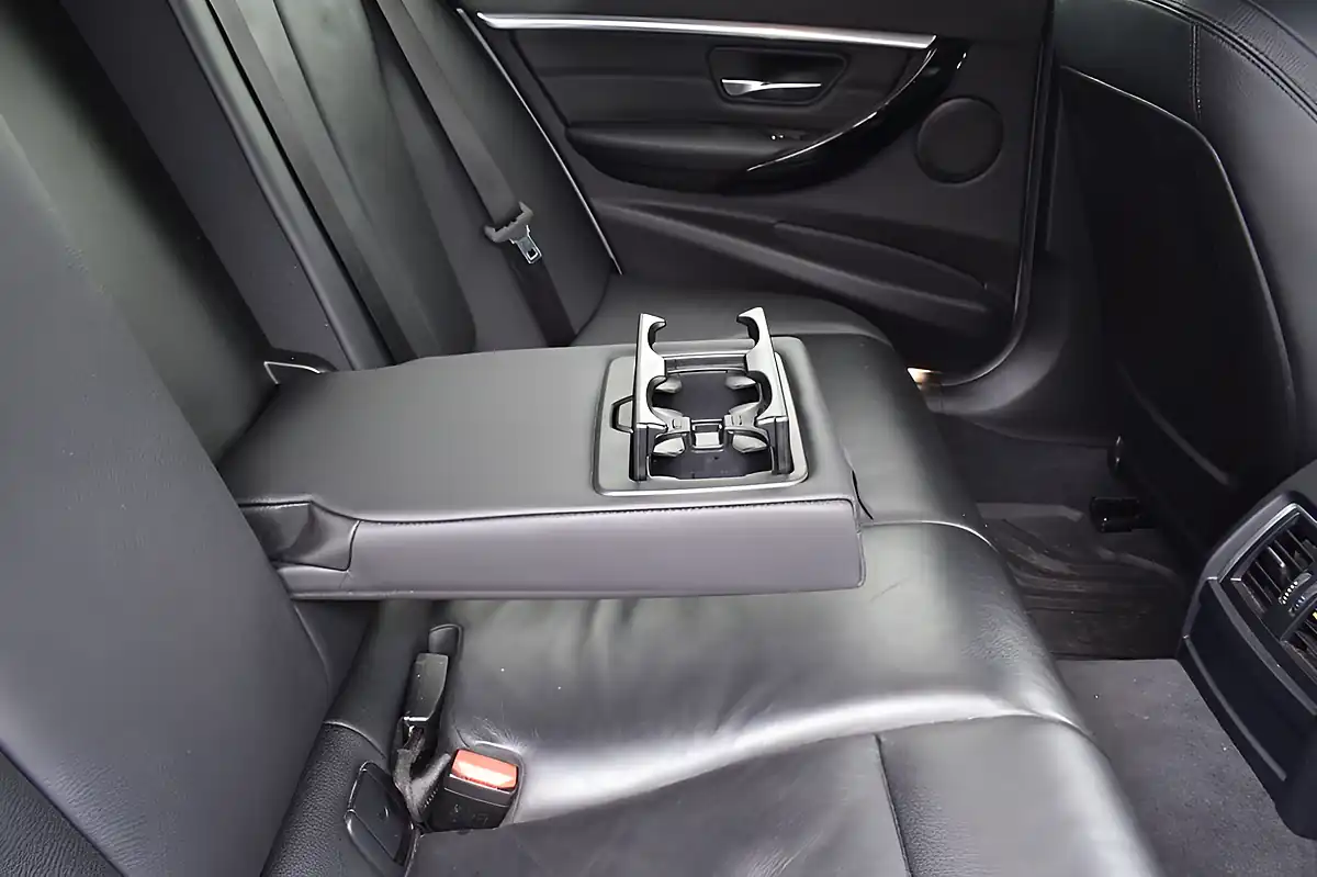 Used 2018 BMW 3 Series M Sport Silver - Interior and Exterior details 15