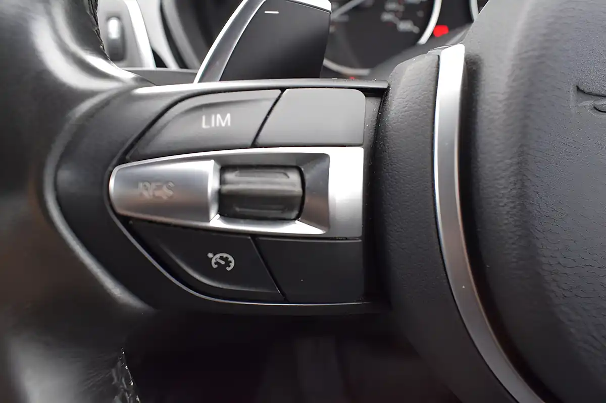 Used 2018 BMW 3 Series M Sport Silver - Interior and Exterior details 20