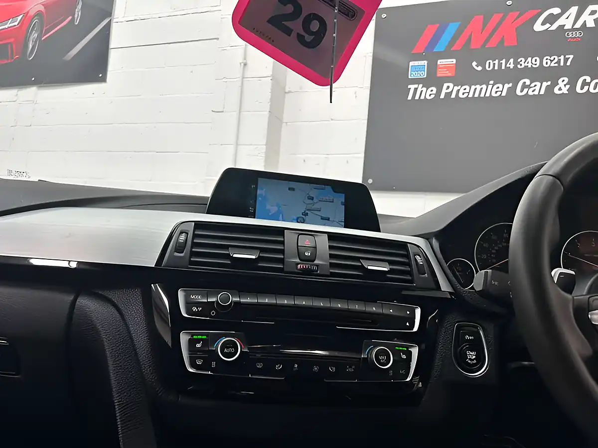 Used 2018 BMW 3 Series M Sport Touring Alpine White - Interior and Exterior details 14