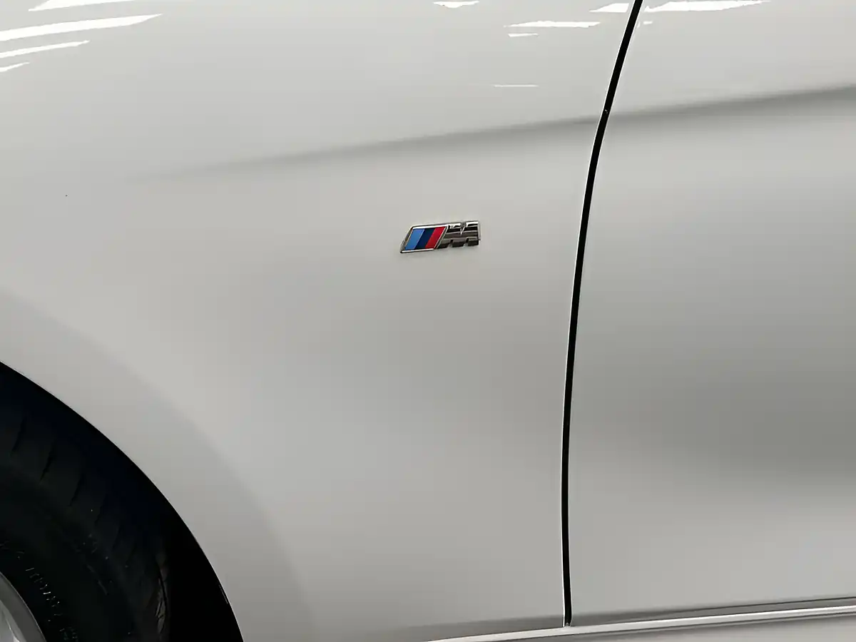 Used 2018 BMW 3 Series M Sport Touring Alpine White - Interior and Exterior details 7