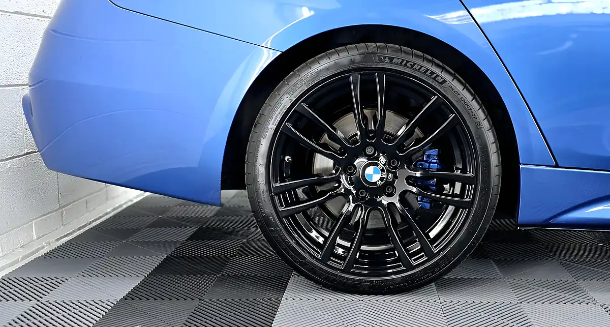 Used 2018 BMW 3 Series M Sport Touring Estoril Blue - Interior and Exterior details 15