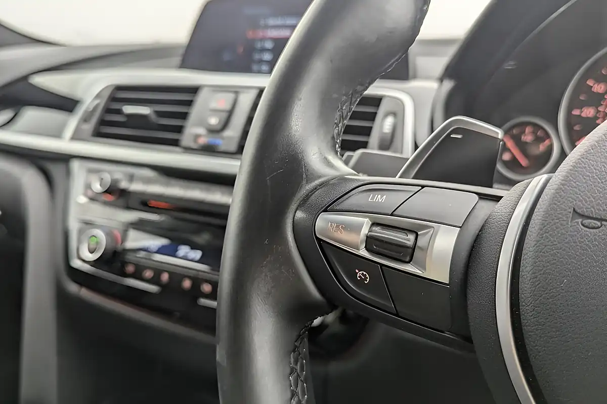 Used 2018 BMW 3 Series M Sport Touring White - Interior and Exterior details 13
