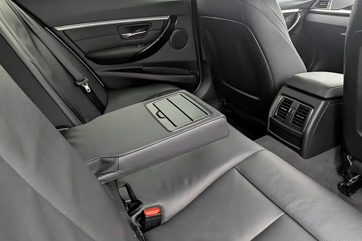 Used 2018 BMW 3 Series M Sport Touring White - Interior and Exterior details 17