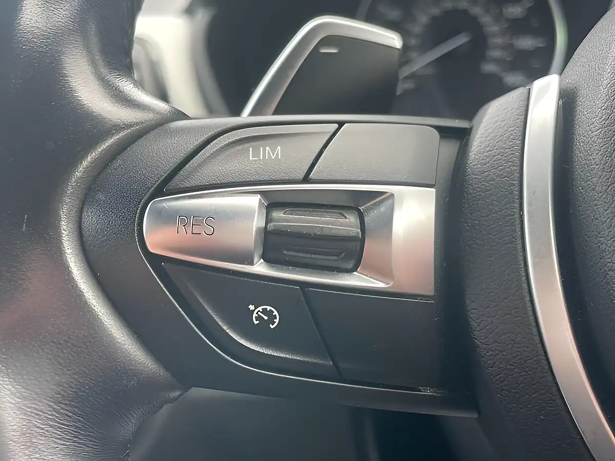 Used 2018 BMW 3 Series M Sport Touring White - Interior and Exterior details 20
