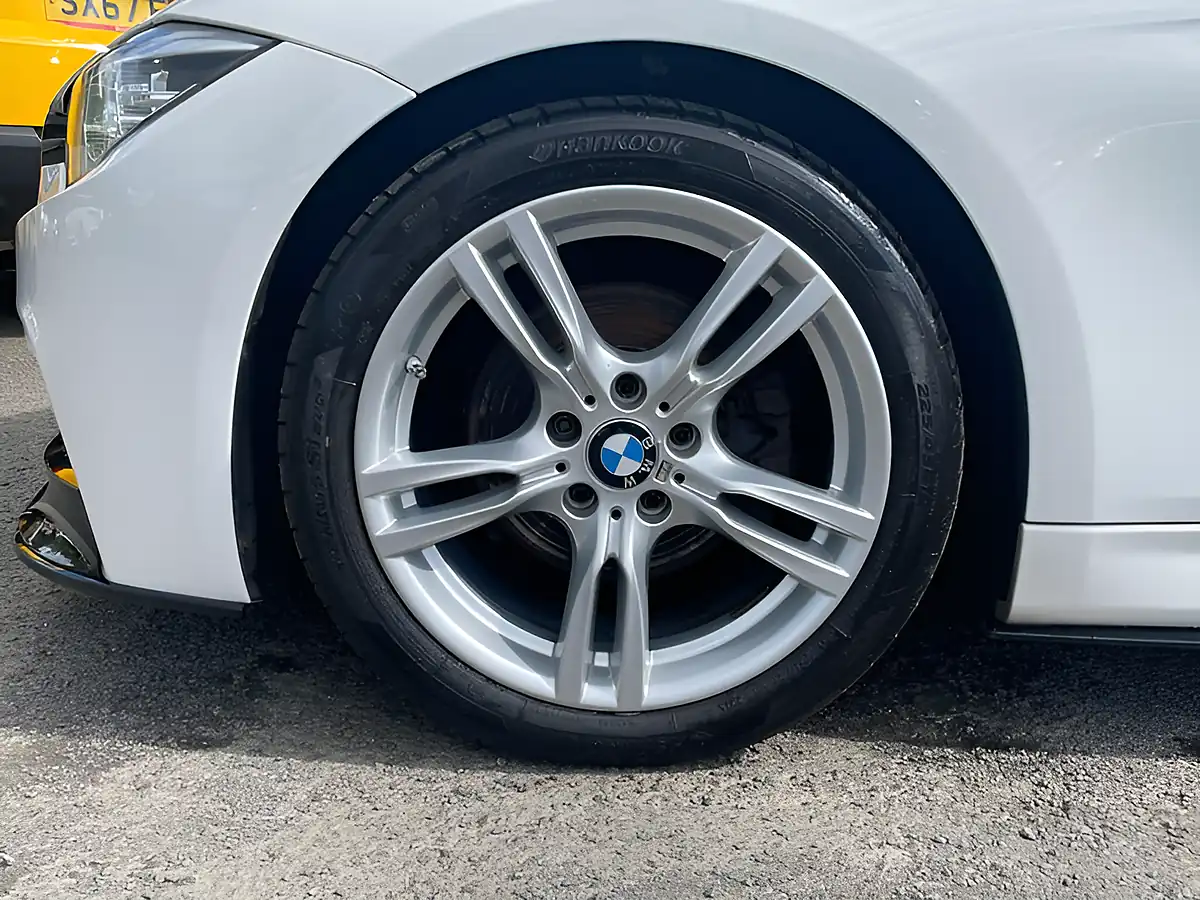 Used 2018 BMW 3 Series M Sport Touring White - Interior and Exterior details 3