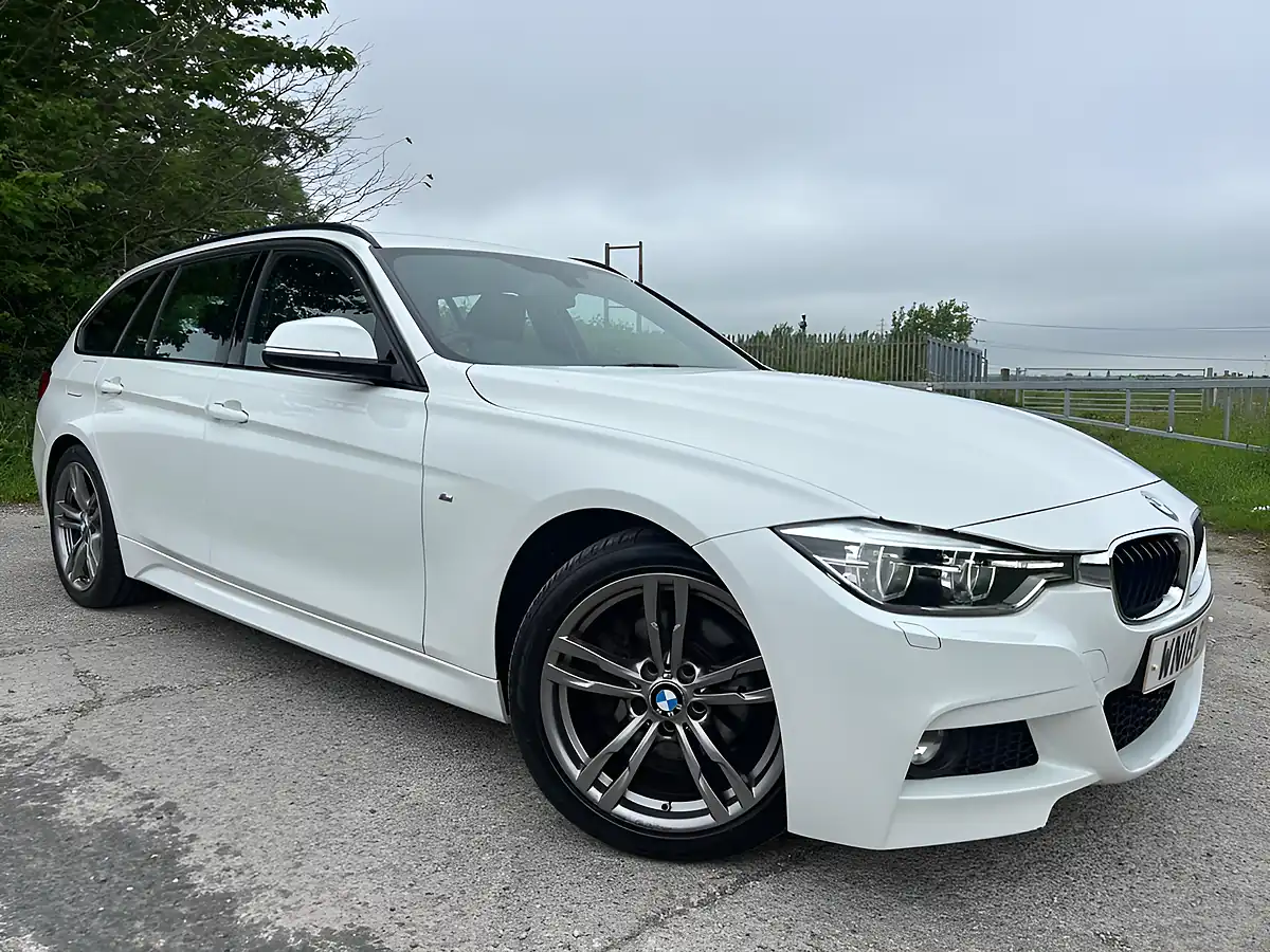 Used 2018 BMW 3 Series M Sport White - Front View