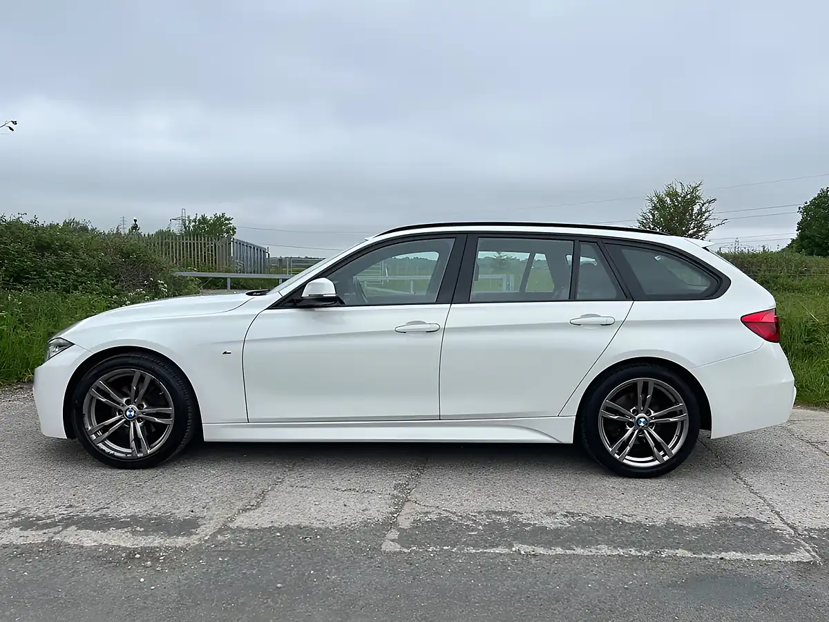 Used 2018 BMW 3 Series M Sport White - Interior and Exterior details 5
