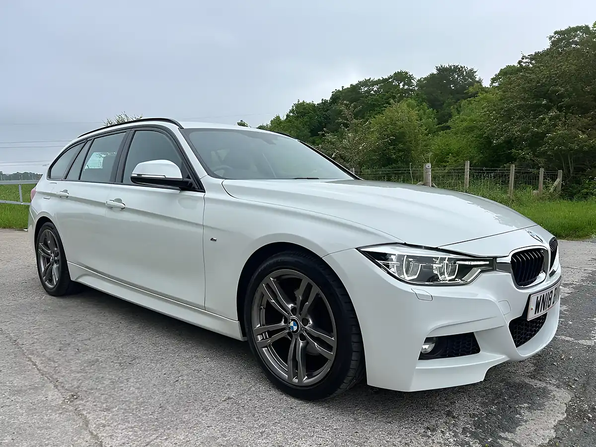 Used 2018 BMW 3 Series M Sport White - Interior and Exterior details 9