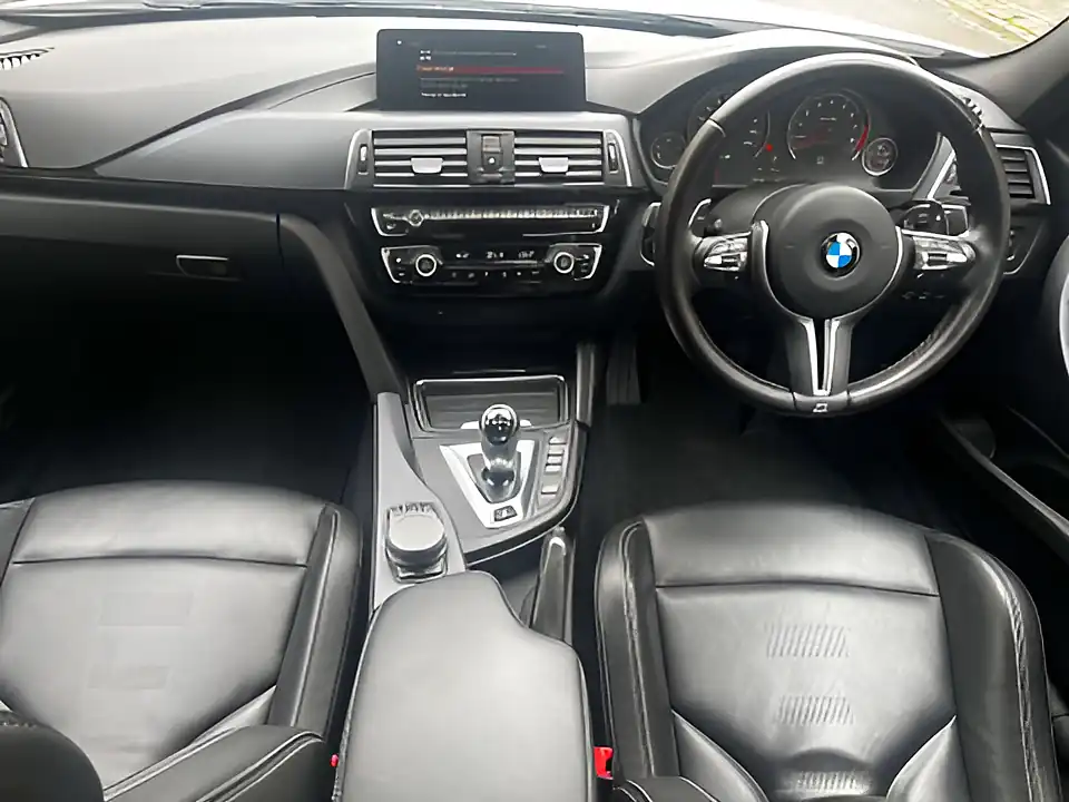 Used 2018 BMW 3 Series M3 Mineral White - Interior and Exterior details 12