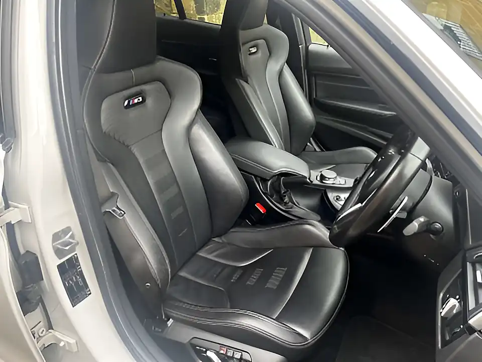 Used 2018 BMW 3 Series M3 Mineral White - Interior and Exterior details 9