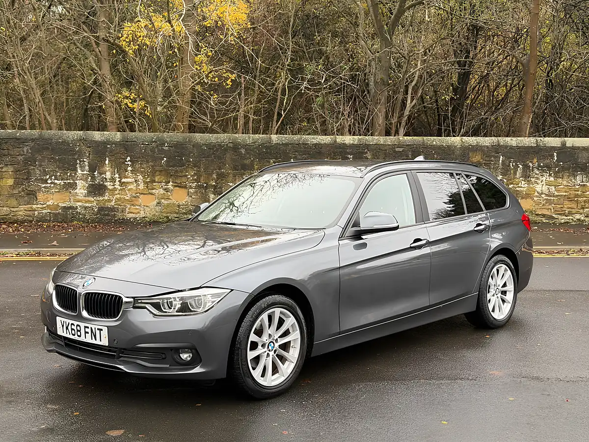 Used 2018 BMW 3 Series Se Mineral Grey - Front View
