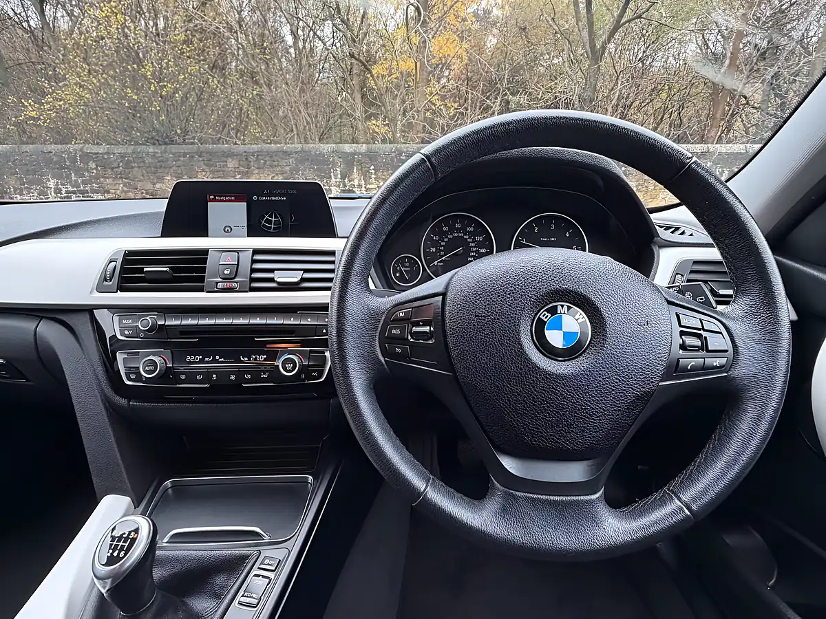 Used 2018 BMW 3 Series Se Mineral Grey - Interior and Exterior details 12