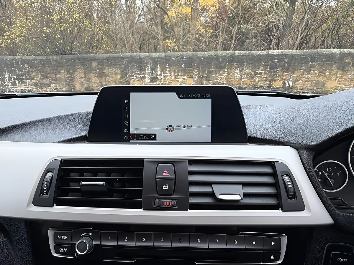 Used 2018 BMW 3 Series Se Mineral Grey - Interior and Exterior details 13