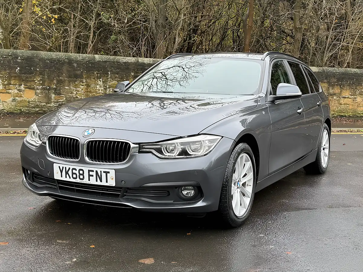 Used 2018 BMW 3 Series Se Mineral Grey - Interior and Exterior details 19