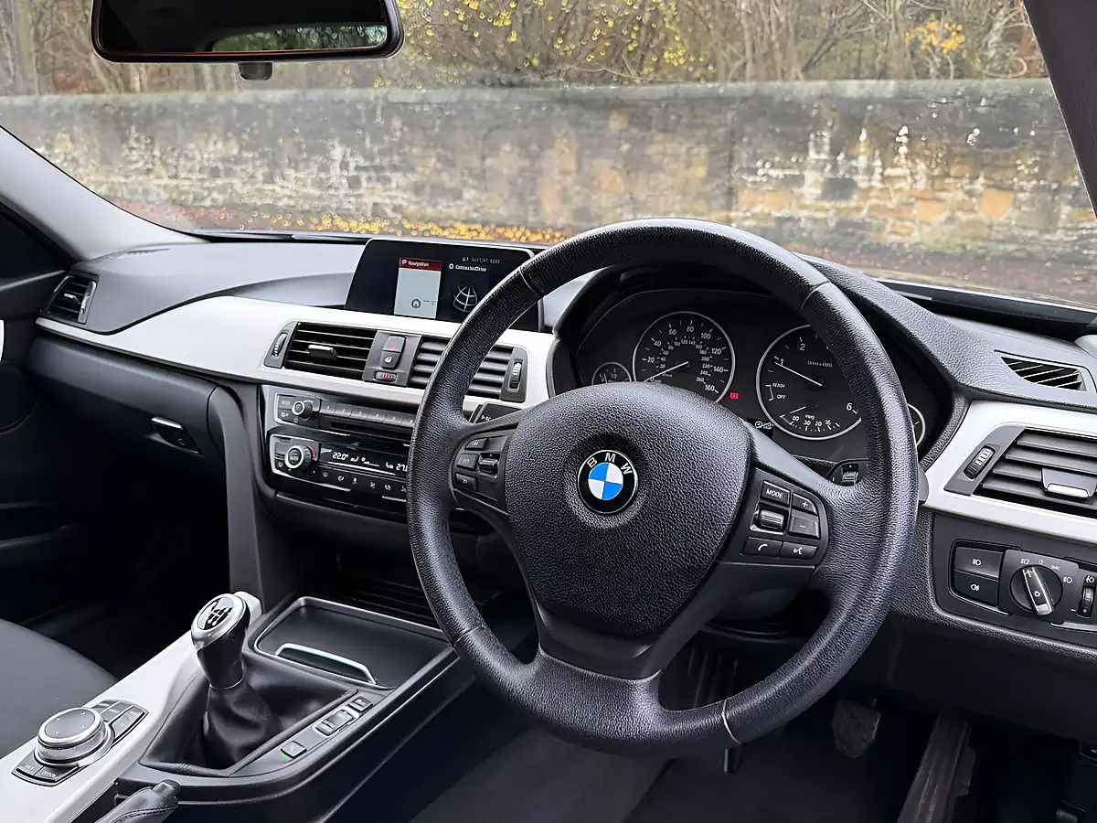Used 2018 BMW 3 Series Se Mineral Grey - Interior and Exterior details 20
