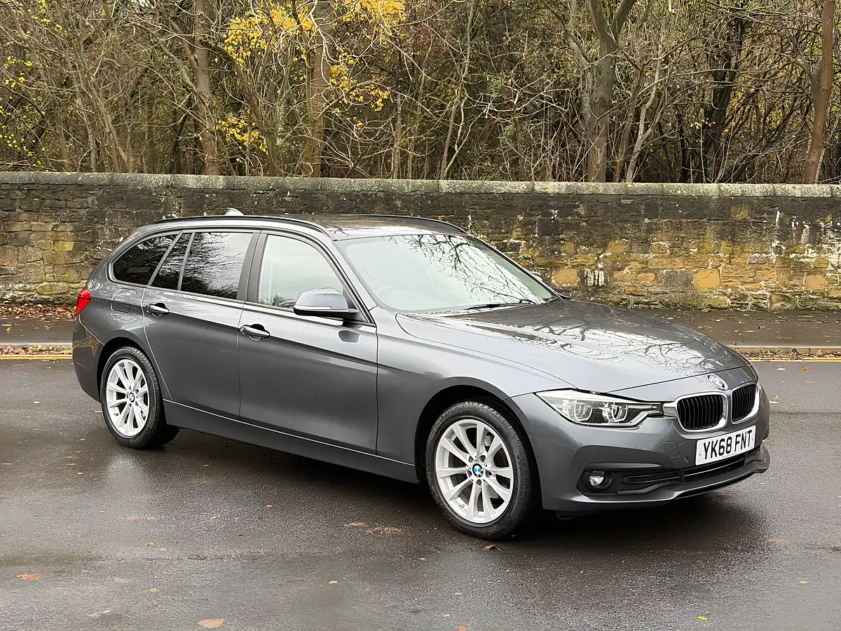 Used 2018 BMW 3 Series Se Mineral Grey - Interior and Exterior details 4