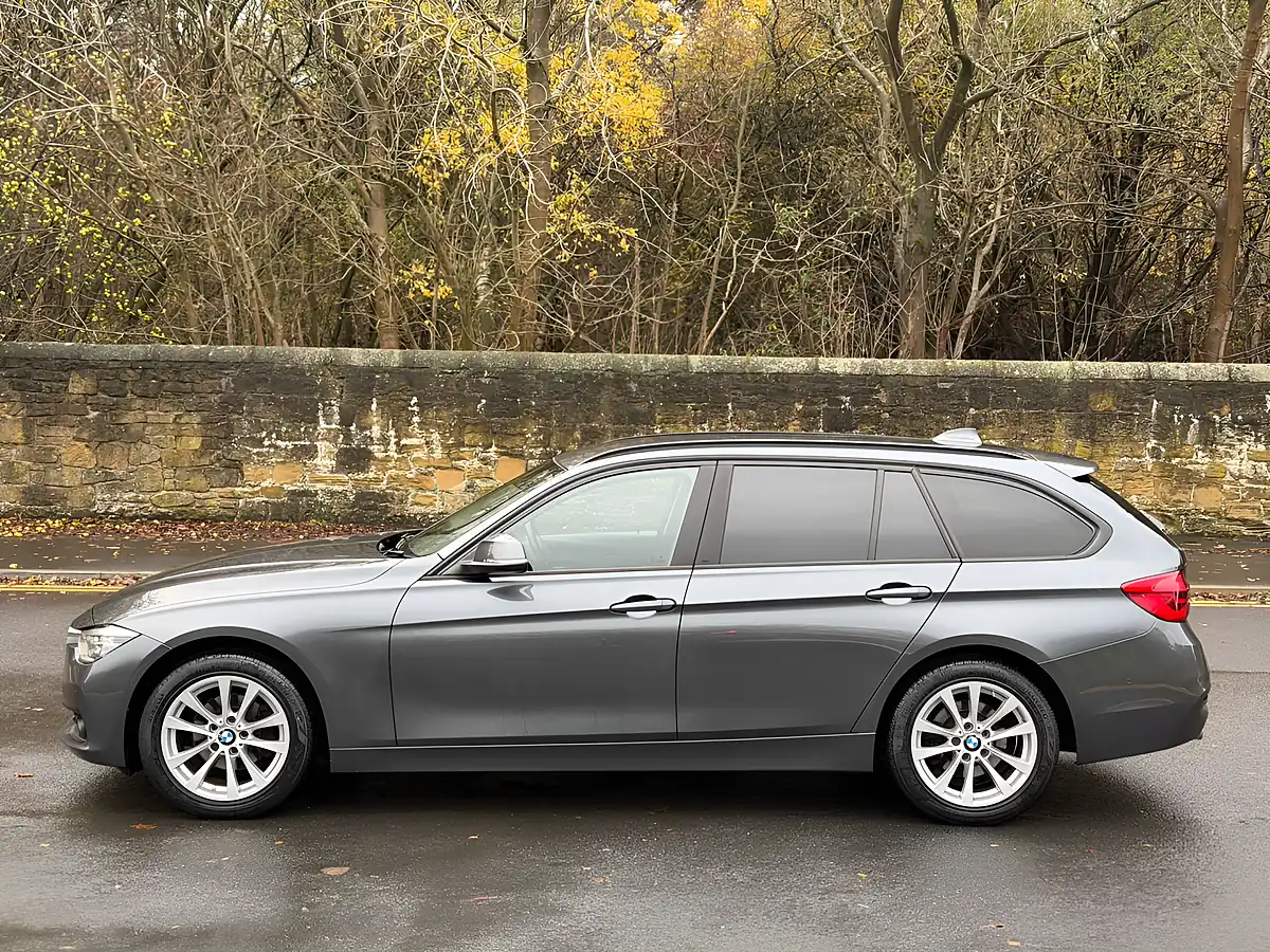 Used 2018 BMW 3 Series Se Mineral Grey - Interior and Exterior details 6