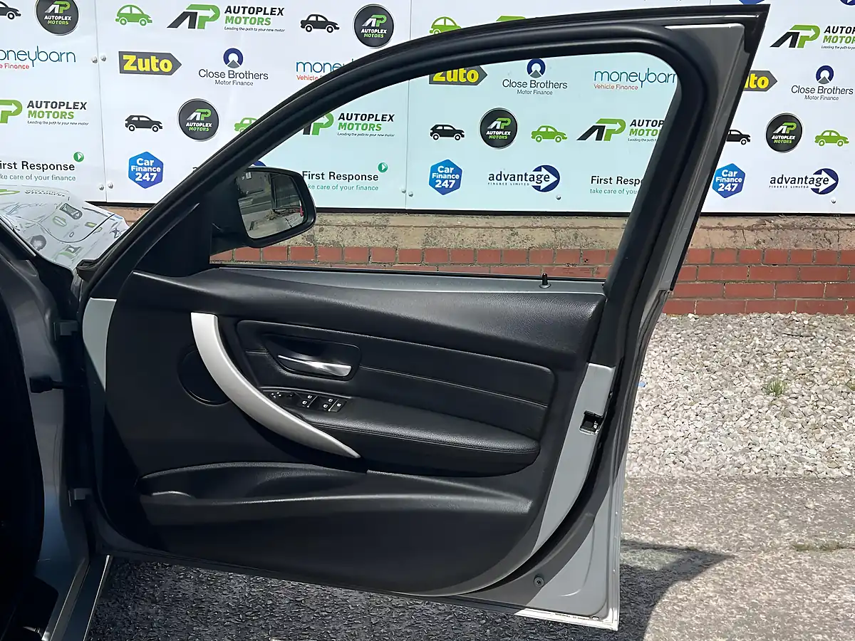 Used 2018 BMW 3 Series Se Silver - Interior and Exterior details 17
