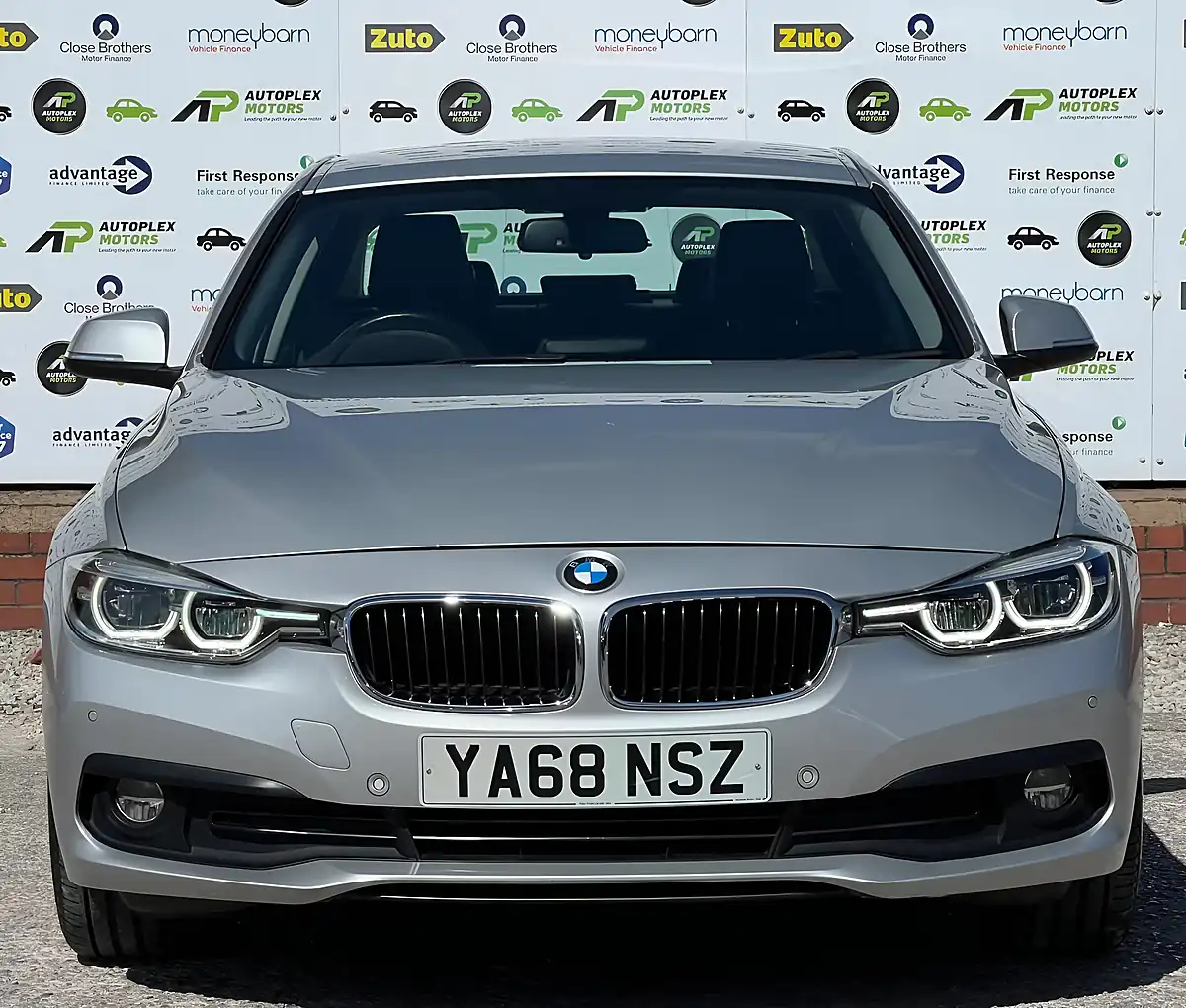 Used 2018 BMW 3 Series Se Silver - Interior and Exterior details 4