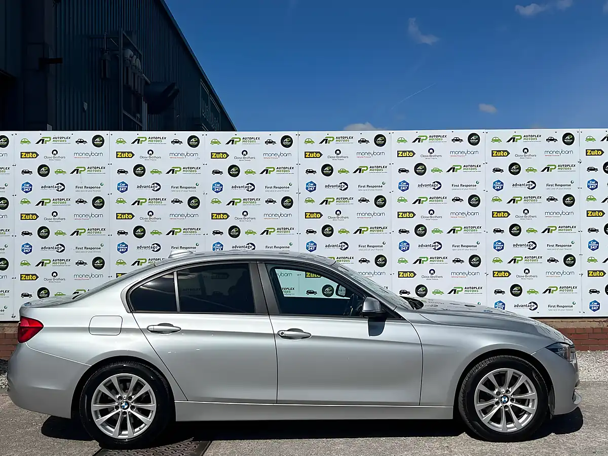 Used 2018 BMW 3 Series Se Silver - Interior and Exterior details 7