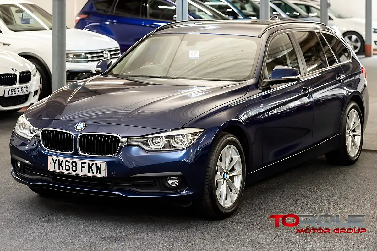 Used 2018 BMW 3 Series Se Touring Blue - Front View