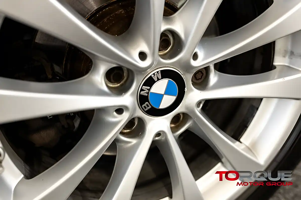 Used 2018 BMW 3 Series Se Touring Blue - Interior and Exterior details 10