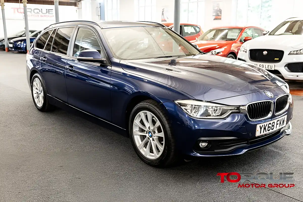 Used 2018 BMW 3 Series Se Touring Blue - Interior and Exterior details 12